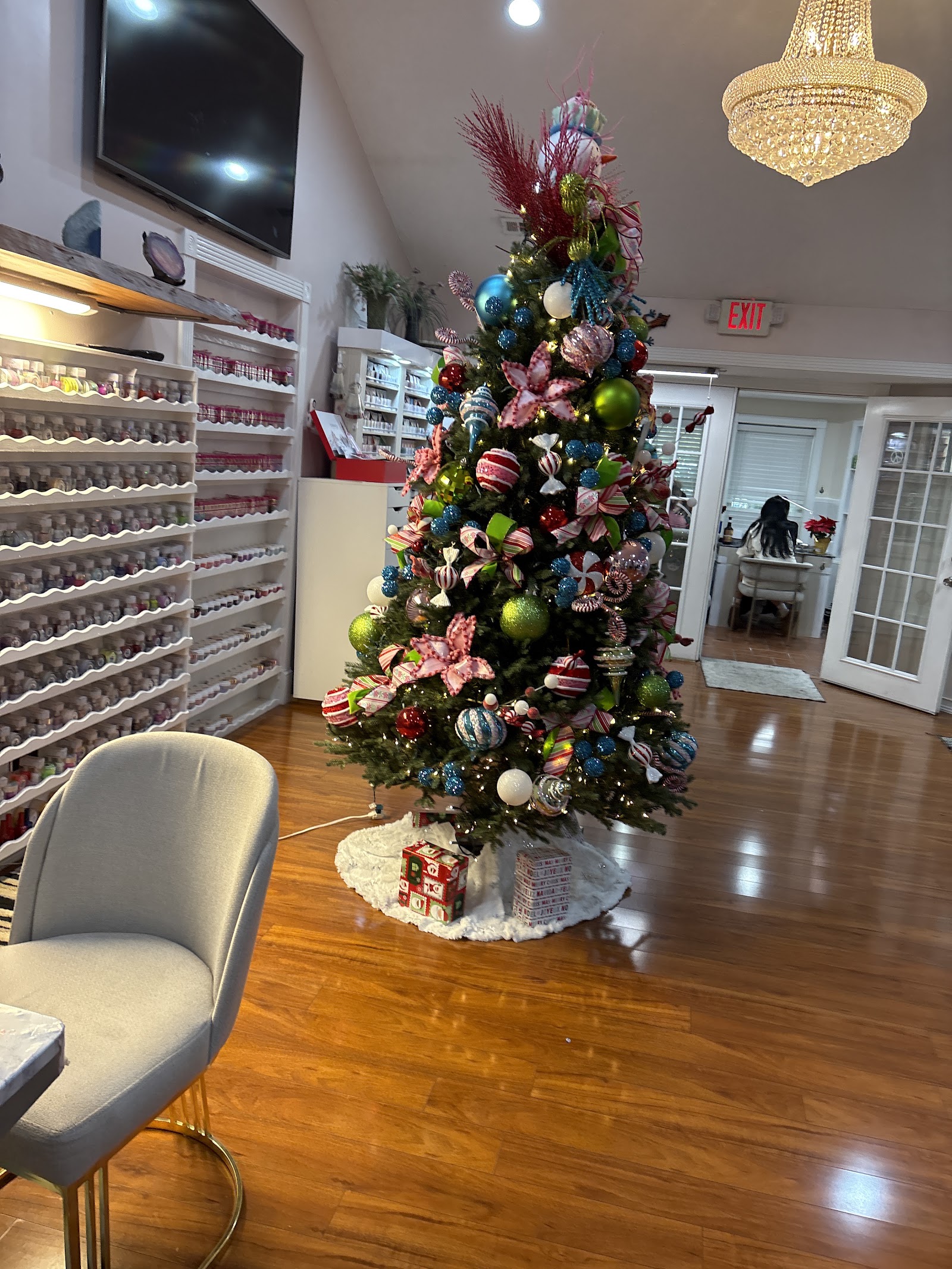 Perfect Nails and Spa nail work in Conway, South Carolina